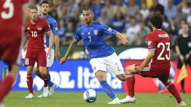 了强有力的 了强有力的