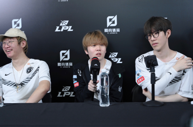 他们每年都 他们每年都